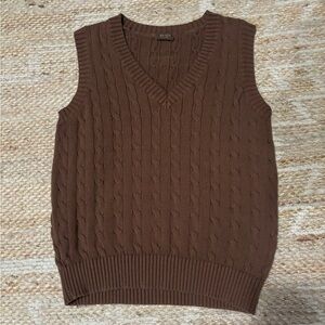 BRANDY MELVILLE CABLE KNIT SWEATERVEST